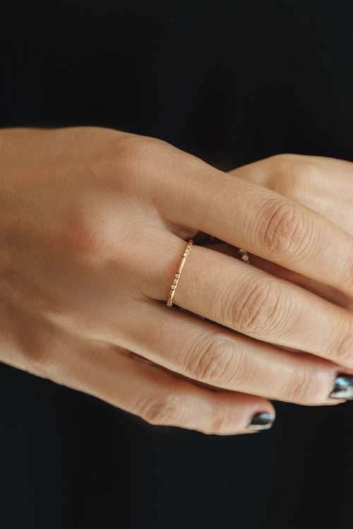 Alliance en or rose et diamants