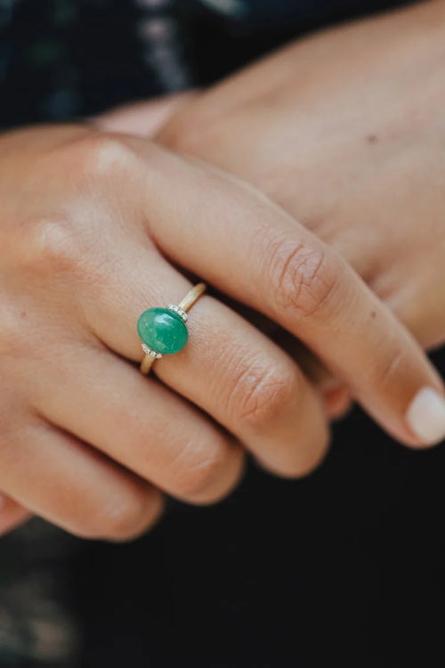 Bague en or jaune, aventurine et diamants