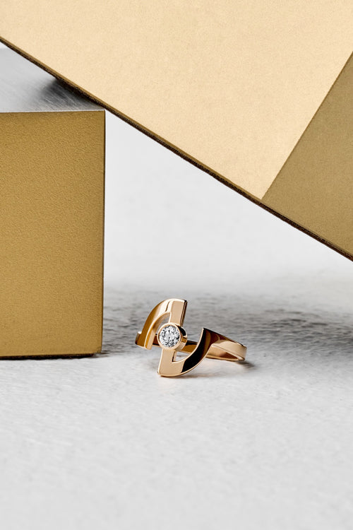 Bague en or rose et diamants