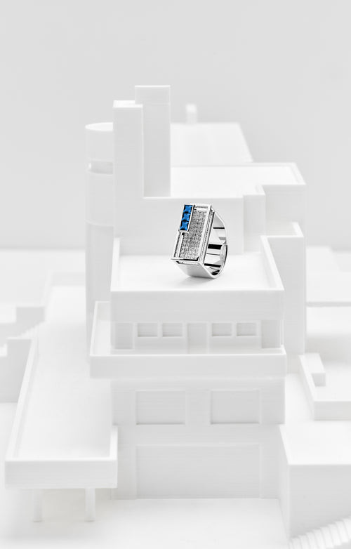 Bague en or blanc, saphir et diamants