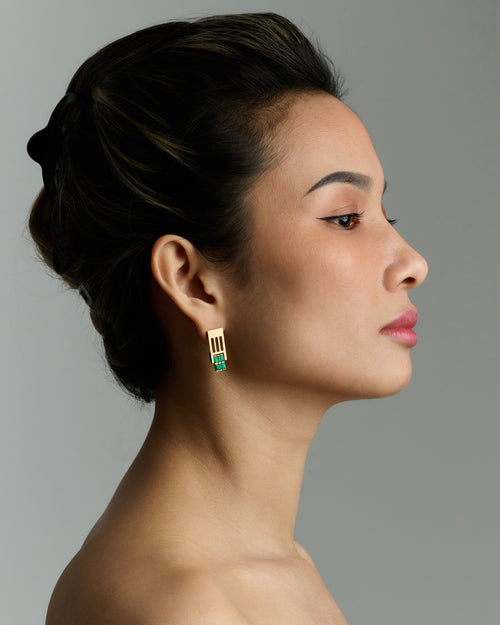 Boucles d'oreilles en or jaune et émeraudes