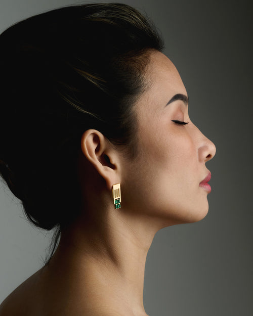 Boucles d'oreilles en or jaune et émeraudes