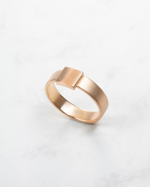 Rose gold ring