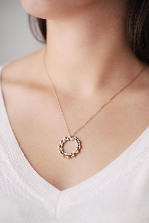Pendentif bicolore en or rose/or blanc et diamants