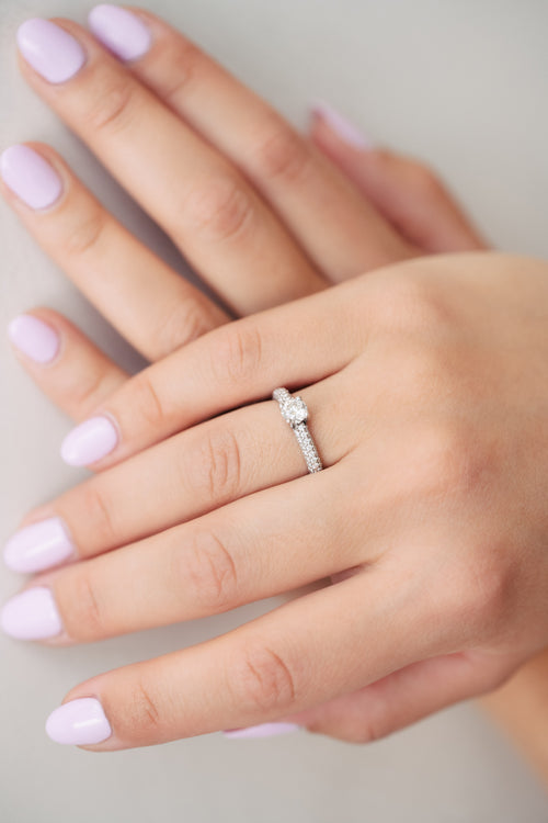 Bague en or blanc et diamants