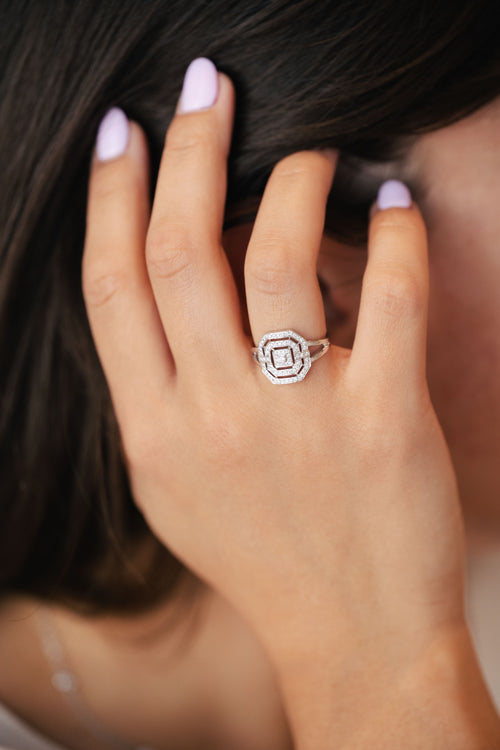 Bague en or blanc et diamants