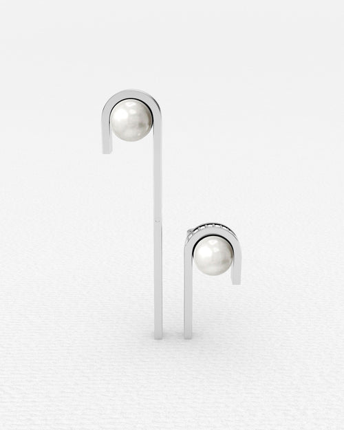 Boucles d'oreilles en or blanc, Perles Akoya et diamants