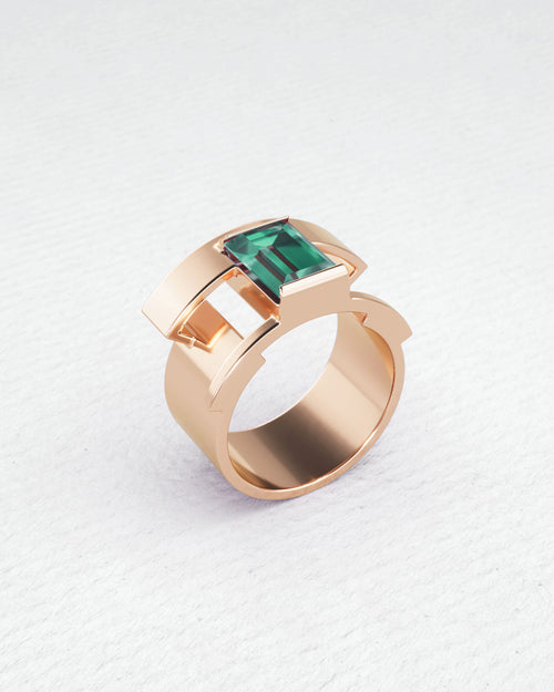 Yellow gold and tourmaline ring