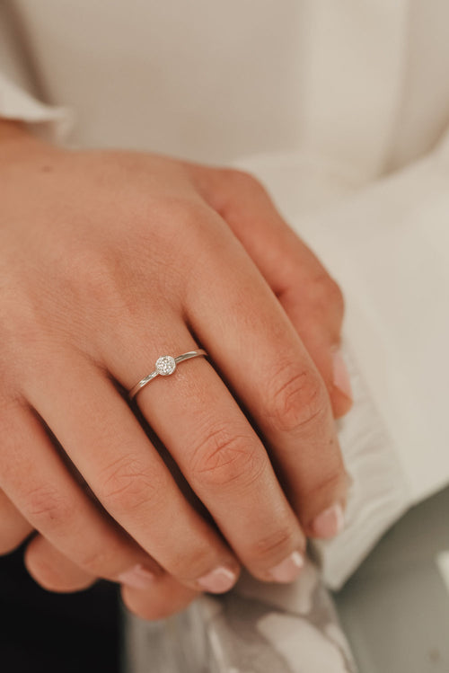 Bague en or blanc et diamant