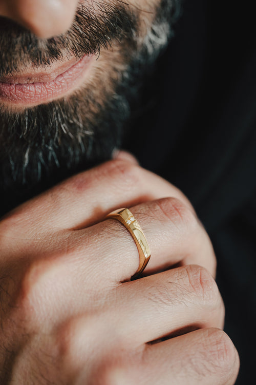 Bague en or jaune et diamants