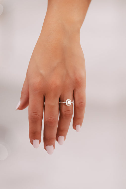 Bague en or blanc et diamants