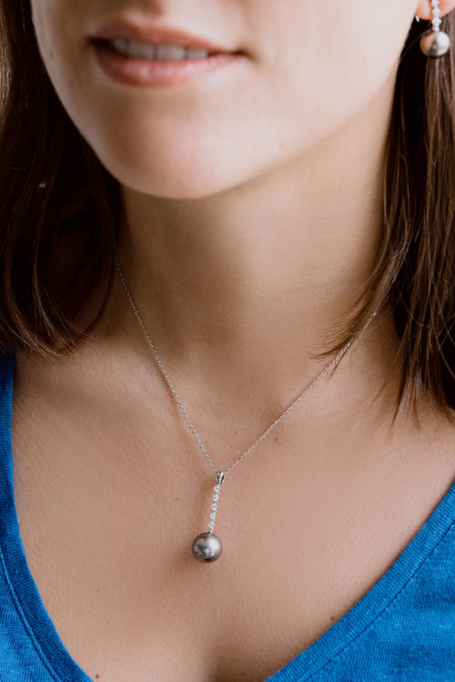Pendentif en or blanc, perle de Tahiti et diamants