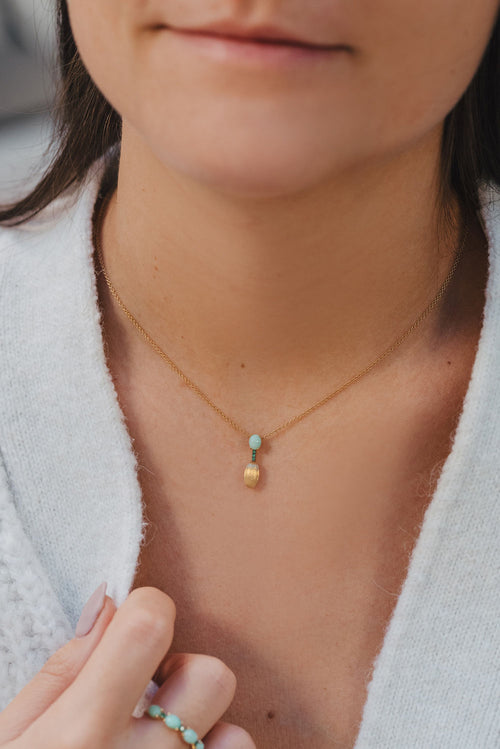 Yellow gold and chrysoprase pendant