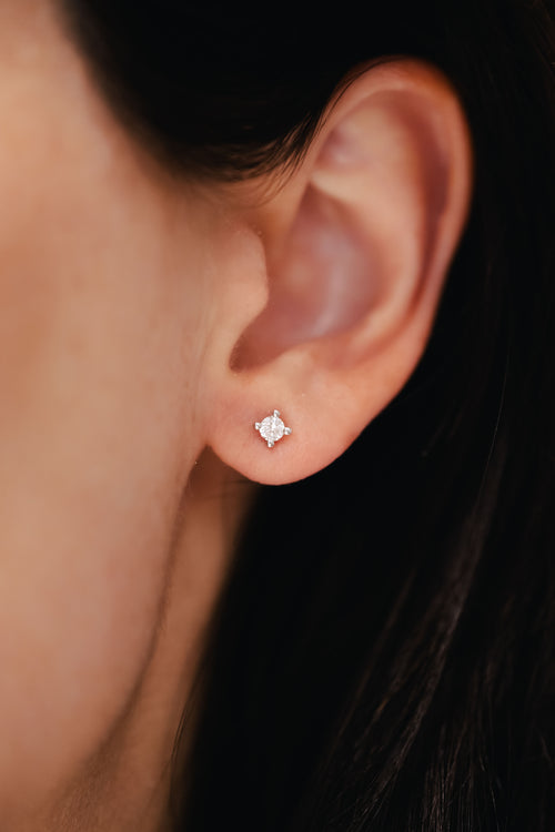 White gold and diamond earrings