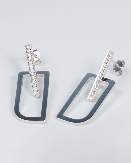 White gold and diamond earrings