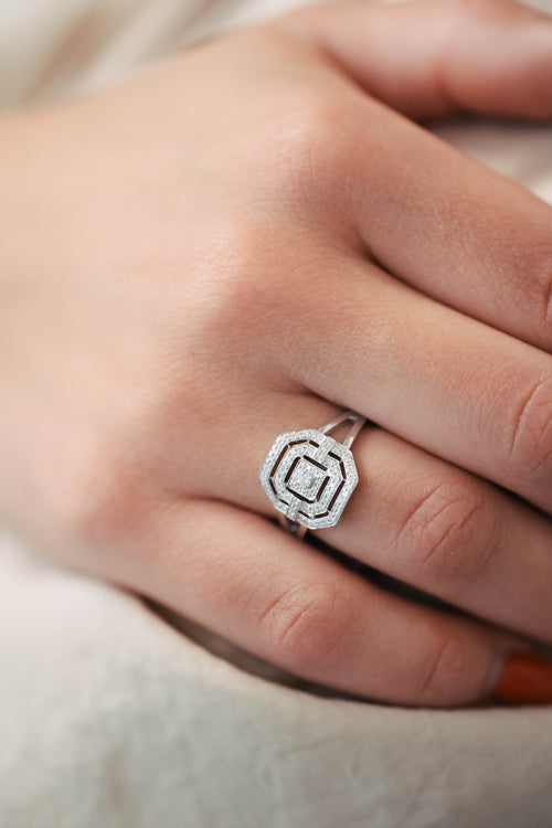 Bague en or blanc et diamants
