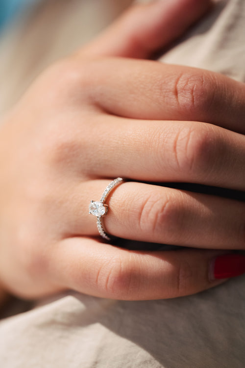 Bague en or blanc et diamants