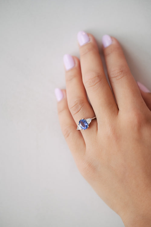 Bague en or blanc, tanzanite et diamants