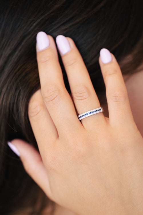 Bague en or blanc, saphirs et diamants