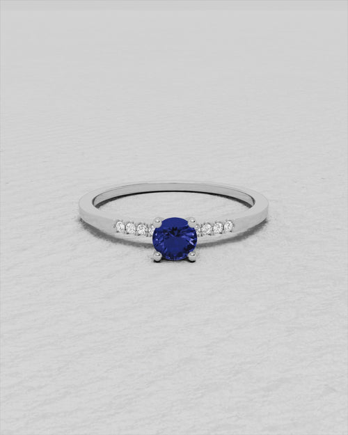 Bague en or blanc, saphir et diamants