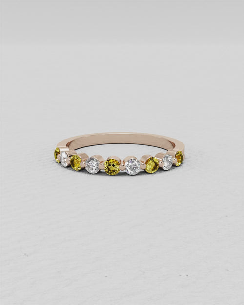 Bague en or jaune, saphir jaune et diamants