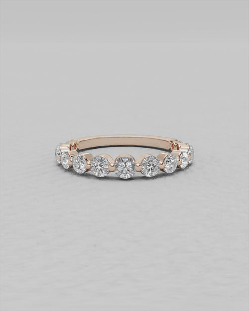Bague en or blanc 18 kt de 1,71 gr sertie de diamants naturels non traités taille brillant de 0,78 ct F/VVS