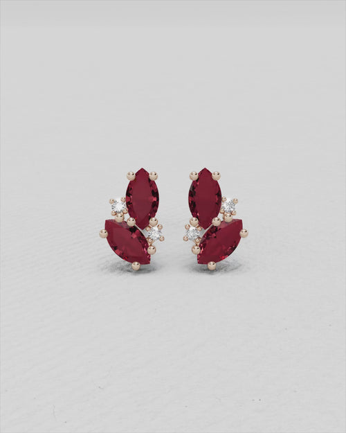Boucles d'oreilles en or jaune , diamants et rubis